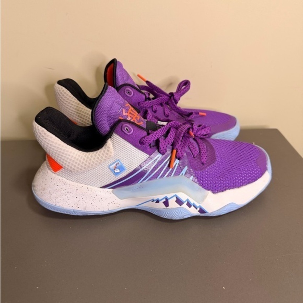 Mens Adidas D.O.N. Issue #1 Mailman Basketball Shoes (Men 6 = Women 7.5)